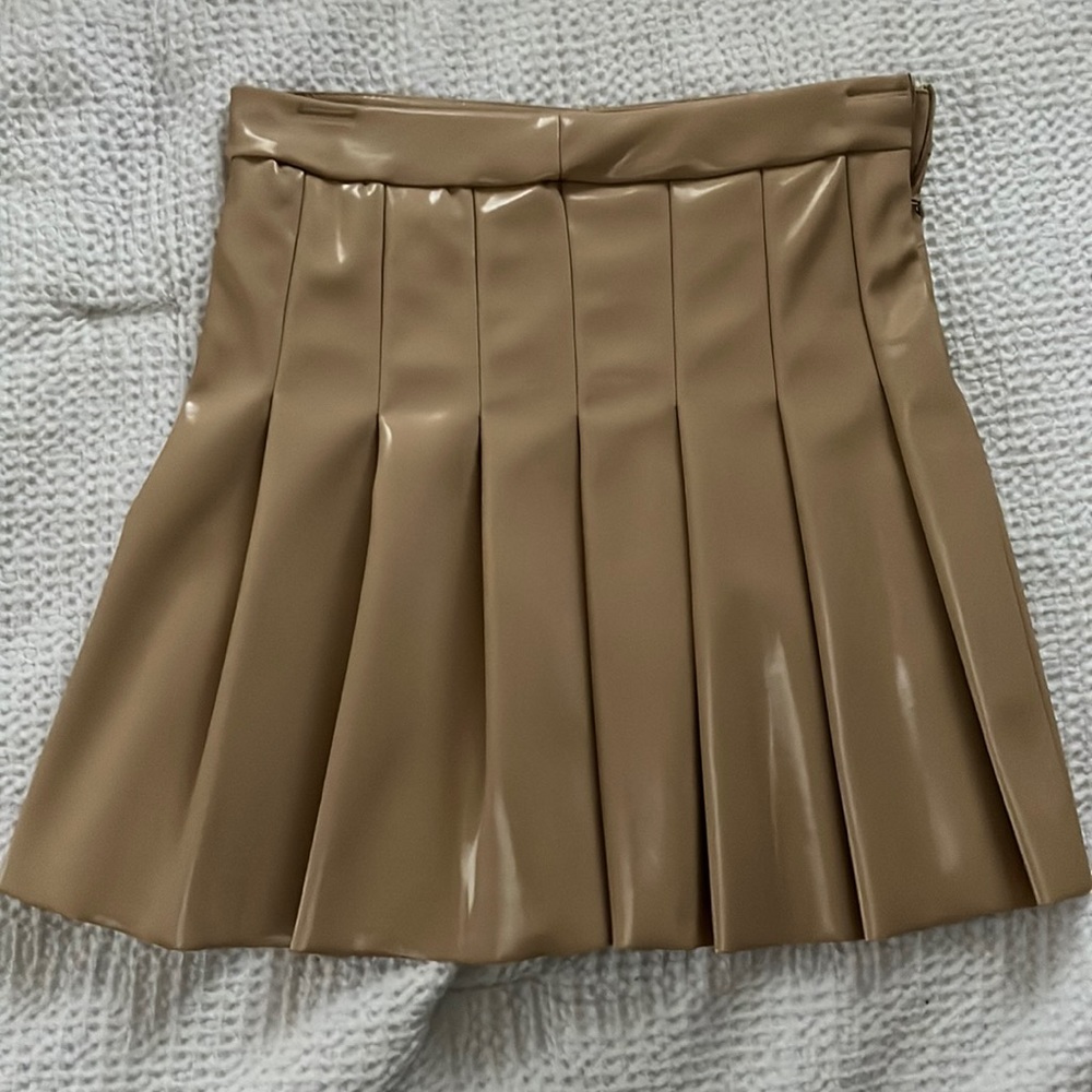 Pleated skirt